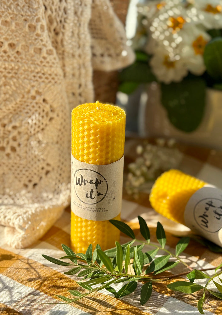 BEESWAX CANDLE 13,5 cm x 4,5 cm