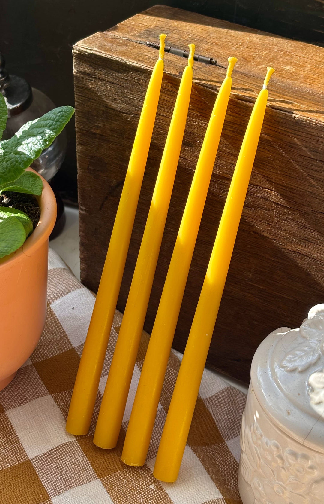 BEESWAX VINTAGE TAPER CANDLES