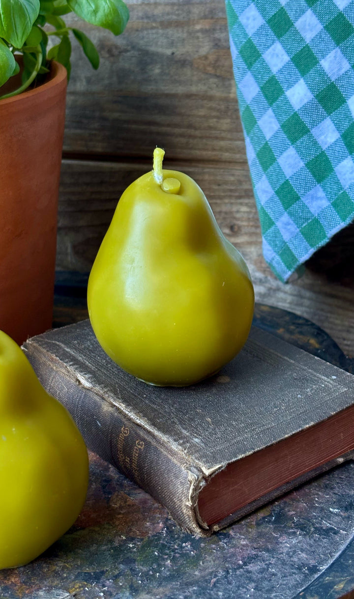 BEESWAX PEAR CANDLE