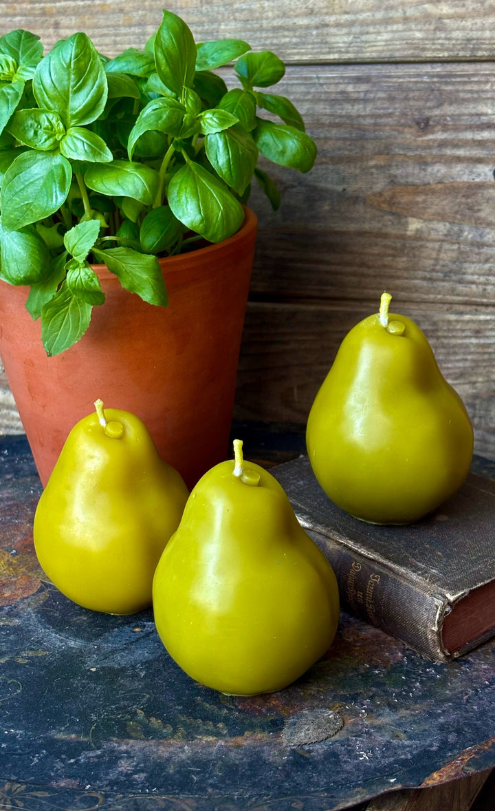BEESWAX PEAR CANDLE