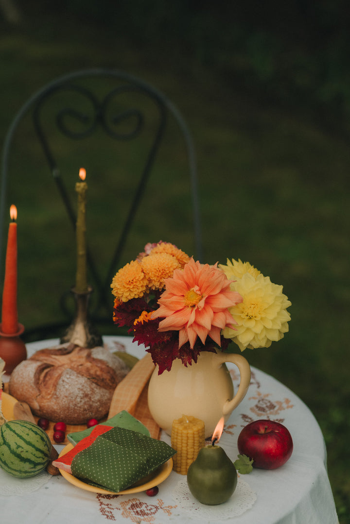BEESWAX PEAR CANDLE